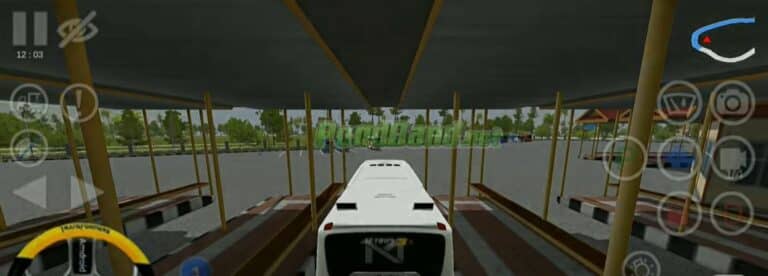 Setelah itu buka game Bus Simulator Indonesia, lalu masuklah ke bagian garasi.